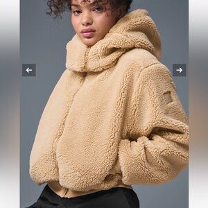 ALO Yoga Foxy Sherpa